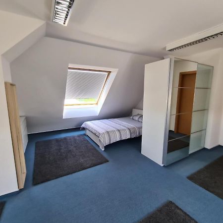 6 Bedroom Private Apartment & Lounge Росток Екстер'єр фото