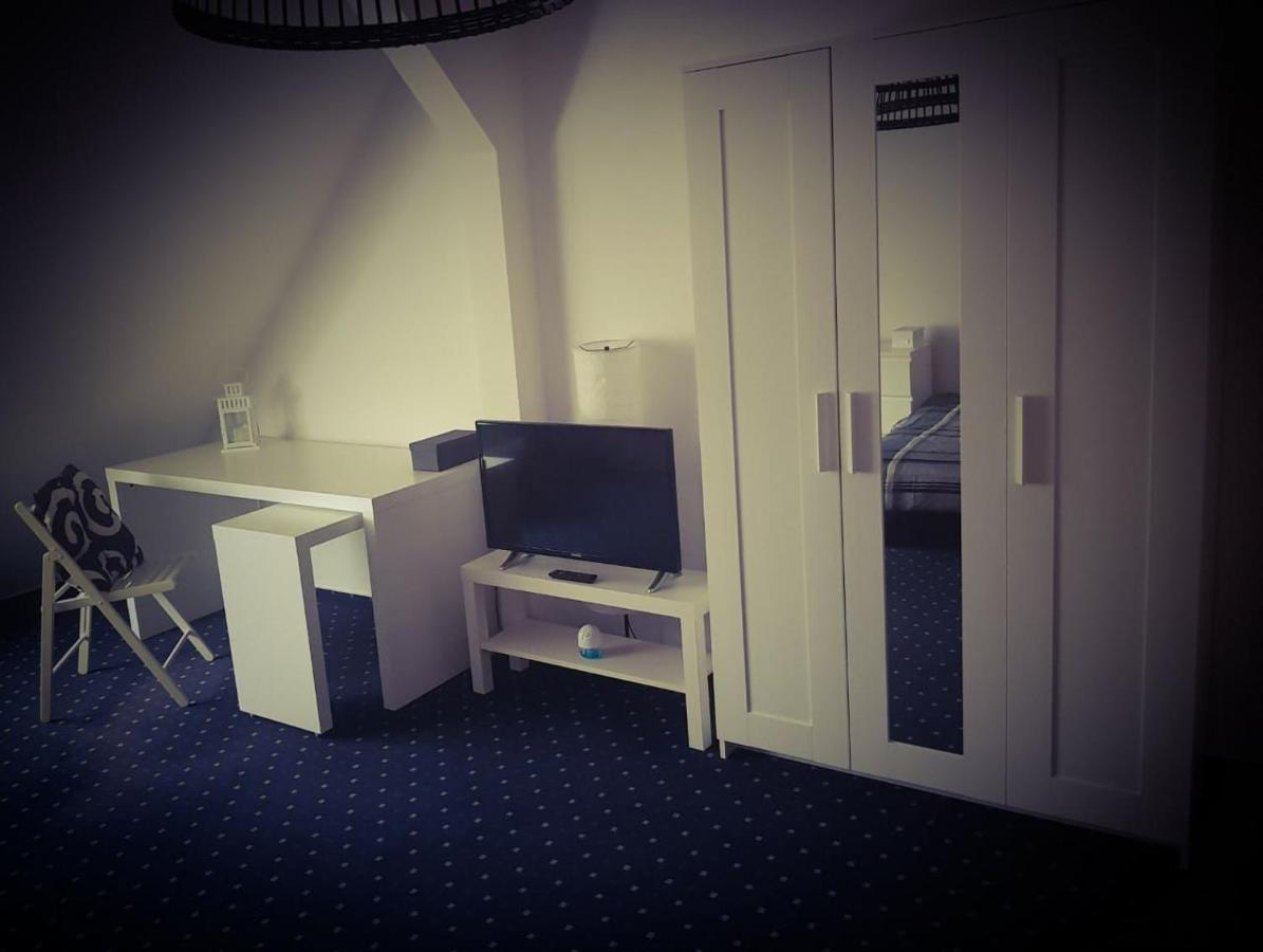 6 Bedroom Private Apartment & Lounge Росток Екстер'єр фото