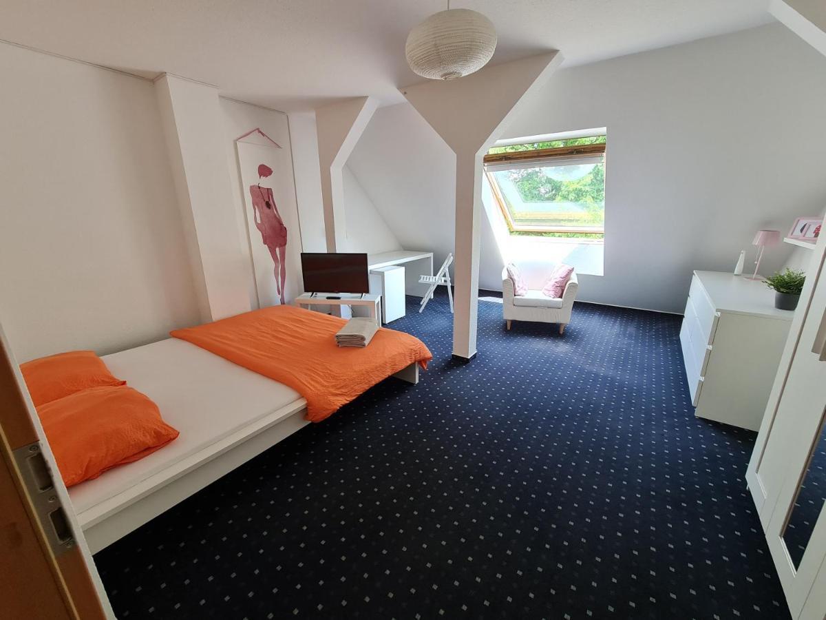 6 Bedroom Private Apartment & Lounge Росток Екстер'єр фото